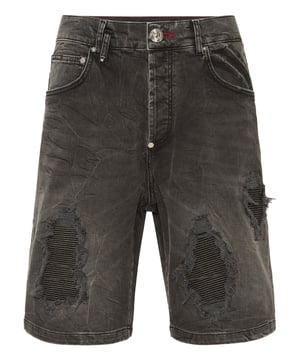 Denim 5 pocket bermuda shorts with special details.                                                                 Wear-and-tear denim    Wear-and-tear mended with stitched patches     Logo patch sewn on the back   Single metal button   Fit: Formentera