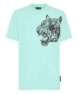A little is enough to personalize your style also while training or jogging. Find out with this T-shirt.   Maximum comfort thanks to the natural flexibility of cotton jersey   Rubberized Tiger print on the left shoulder   Rib knit neckline   Rubberized Tiger patch sewn at left chest   Two-needle stitching hems