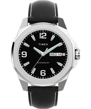 Diese Timex Trend Essex Analoguhr für Männer ist das perfekte Zeitstück zum Tragen oder Verschenken. Das silberne 46 mm runde Gehäuse in Kombination mit dem bequemen schwarzen Lederarmband sorgt dafür, dass Sie dieses beeindruckende Zeitwerk ohne Kompromisse genießen können. Angetrieben von einem hochwertigen Quarzwerk und wasserdicht bis 5 Bar, wird Ihre Uhr weiterhin zuverlässig ticken. Mit ihren einfachen lumineszierenden Zeigern und Markierungen sowie einem Fenster für den Wochentag und das Datum, das auf 3 Uhr positioniert ist, strahlt das schwarze Zifferblatt dieser modernen Analoguhr einen zeitgenössischen Charme aus. Diese Analoguhr verfügt über eine Kalenderfunktion: Tag-Datum sowie lumineszierende Zeiger und lumineszierende Zahlen. Hochwertiges schwarzes Lederarmband mit einer Länge von 21 cm und einer Breite von 22 mm, mit einer Dornschließe. Gehäusedurchmesser: 46 mm, Geäusedicke: 10 mm, Gehäusefarbe: Silber und Zifferblattfarbe: Schwarz.