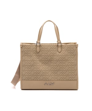 Damen-Shopper-Tasche mit Reißverschluss. zwei Reißverschluss- und zwei offene Innentaschen. fehlende Außentaschen. verstellbarer und abnehmbarer Schultergurt aus Stoff. im Ledergriff. ein Innenfach.  Außenmaterial: Innenmaterial: 100 % Polyester. Maße: 36x30x16 cm. Modeprodukt