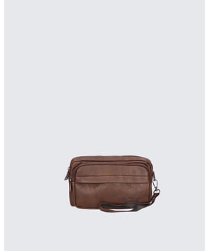 Northampton polo club Bolsa de cuero PU de un solo compartimento. Equipado con un encaje para usarse como bolsas de embrague y correas para hombros. Producto vegano.