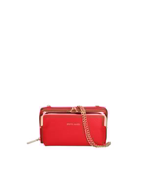 Cartera de mujer. El cierre es con cremallera. Los bolsillos internos tienen cremallera y tarjetero. Los bolsillos externos están ausentes. La bandolera es extraíble en cadena. Falta el mango. Hay dos compartimentos internos. El material externo es 100%PU. Internamente es 100% Poliéster. Medidas: 19x11x4 cm. Producto de moda