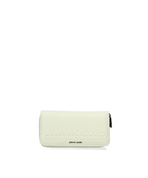 Cartera de mujer. El cierre es con cremallera. Los bolsillos internos son tarjeteros para billetes y monedas. Los bolsillos externos están ausentes. Falta la correa para el hombro. Falta el mango. Hay un compartimento interno. El material externo es 100%PU. Internamente es 100% Poliéster. Medidas: 19x10x3 cm. Producto de moda