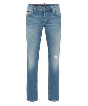 Olvídese de la rutina y elija algo totalmente original como estos vaqueros de fuerte carácter.                                                                 Denim con efecto desgastado   Un solo botón de metal   Parche de piel cosido en la parte trasera   Ajuste: Super Straight