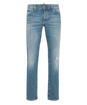 Forget about the routine and choose something totally original like these jeans with a strong character.                                                                 Used effect denim    Single metal button   Logoed patch sewn on the back   Canvas label sewn on the back   Fit: Super Straight