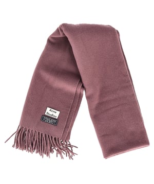 VINTAGE, RRP AS NEW
The Acne Studios Fringed Scarf in Rose Wool is a chic and cozy essential, crafted from 100% soft wool in a romantic rose melange hue. Its minimalist design is elevated with delicate fringed edges and a subtle Acne Studios logo tag, adding a refined touch to any cold-weather look. Generously sized, it offers both warmth and effortless layering potential. **Style tip:** drape it over a neutral-toned wool coat with wide-leg trousers and sleek ankle boots for an understated yet elegant winter outfit.

 Acne Studios Fringed Scarf in Rose Wool

Condition: Excellent
Signs of wear:  No sign of wear.
Packaging: None
Color: Pink
Material: Wool
Size: One Size | One Size
Measurements: Height: 1400; Length: 1400
SKU: NAPPUGBAC468179W