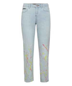 Deze stone washed denim broek met 5 zakken wordt gekenmerkt door gekleurde sprayprints en mini-strass-steentjes die overal zijn aangebracht. Enkele metalen knoopsluiting. Metalen handtekening van Philipp Plein op de achterkant van de tailleband. Onderkant: 30 cm. Pasvorm: Vriend.