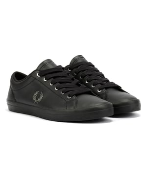 Premium leren sneaker met een strak leren bovenwerk en het kenmerkende geborduurde lauwerkrans op het zijpaneel. Afgewerkt met een duurzame rubberen zool voor langdurig comfort en grip.