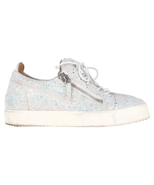 VINTAGE, RRP AS NEW
Where streetwear meets high fashion, the Giuseppe Zanotti May London Sneakers in White Glitter deliver bold glamour with every step. These luxe low-tops are crafted in smooth leather and drenched in subtle white glitter for a look that catches light without overpowering. Finished with signature side zips, a chunky rubber sole, and polished metal accents, they bring elevated edge to everyday denim or a sleek dress. Shine on — unapologetically.

Giuseppe Zanotti May London Sneakers in White Glitter 
Condition: Very good
Signs of wear: Minor markings, Lightly used but very well maintained. Minor mark at soles & creasing, light scuffing at the soles and heels.
Packaging: None
Color: White 
Material: Glitter | glittered fabric
Size: EU | 40
Measurements: Heel height: 30; Insole length: 290
SKU: NAPPUGBSH474411W