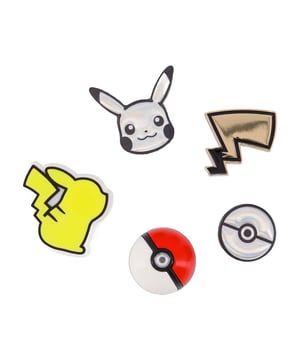 Añade un poco más de brillo a tus zapatos favoritos de Crocs con este juego de accesorios con clip. Colores: Multicolor - Paquete de 5 Pokemon elevados.