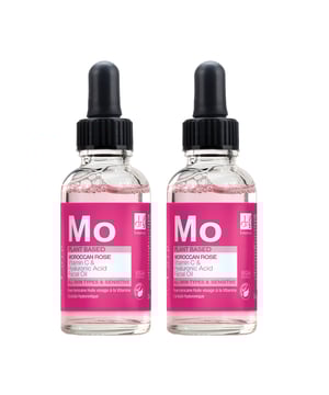 Revitaliza tu piel con nuestro Suero Facial de Rosa Marroquí, el elixir anti-envejecimiento definitivo diseñado para todo tipo de piel. Este suero ligero y de rápida absorción está enriquecido con poderosos ingredientes como Ácido Hialurónico para una hidratación profunda, Vitamina C para iluminar y unificar el tono de la piel, y nutritivos aceites de Argán y Rosa para suavizar las arrugas y mejorar la textura. Perfecto para uso tanto de día como de noche, combate la sequedad, la opacidad y las líneas finas, dejándote con un brillo juvenil y radiante. Vegano, libre de crueldad y sin químicos dañinos, este suero aprobado por dermatólogos es tu solución ideal para lograr una piel más suave y saludable. ¡Experimenta la transformación hoy!
