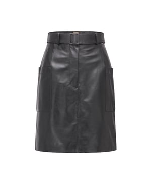 Dames BOSS Semita leren rok in zwart.- Riem met gesp.- Ritssluiting aan de voorkant.- Opgezette zakken aan de zijkant.- A-lijn silhouet.- 100% lamsleer.  Stomerij speciaalzaak.- Ref: 50468727-001