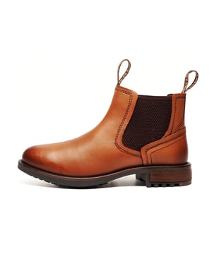 Catesby England was founded in 1970 with a vision and dedication focused on quality, craftsmanship, and a fine attention to detail. From its modest beginnings in a countryside workshop, Catesby England grew into a name synonymous with classic English footwear, blending heritage with modern craftsmanship, manufactured from the finest leathers to ensure durability, comfort, and effortless style.
 The SE Catesby Ryburn Mens Dealer Boots offer a sophisticated yet versatile design, making them ideal for both casual and semi-formal occasions. Expertly crafted from premium high end leather, these boots blend timeless style with modern functionality.
 Designed for convenience and comfort, they feature elastic side panels for a snug, flexible fit, while dual pull-on loops ensure easy on-and-off wear. The durable rubber outsole provides excellent traction and stability, keeping you comfortable and confident throughout the day.
 Perfect for the modern man who values both elegance and practicality, the SE Ryburn Leather Boots are a stylish go-towhether you're heading to the office, stepping out for the weekend, or simply elevating your everyday look.
 - Premium leather boots
 - Elasticated side gussets
 - Slip on design 
 - Dual pull on loops
 - Cushioned insole
 - Highly durable outsole
 - Catesby branding
 
 Please Note: There may be a sticky effect around the welt of the shoe which will wipe clean with a finger or smooth damp cloth. This is nothing more than residue which has been caused by humidity or storage during transportation.