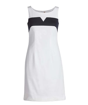 Kleid CONQUISTA aus elastischem Gabardine-Stoff. Blauer Kontraststoff auf der Brust vorne und hinten. Ärmellos und runder Ausschnitt. Verdeckter Reißverschluss hinten. Weißes Stretch-Polyesterfutter. Silhouette der Empire-Linie. Kann durch einen zusätzlichen Saum von 5 cm abgesenkt werden. Länge, bei Größe 36/S, 94 cm. 56 % Baumwolle – 43 % Viskose – 1 % Elastan
