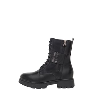 Ontdek de elegante zwarte damesbikerboots van Nero Giardini, die overtuigen met een stijlvolle vetersluiting en een zijrits voor gemakkelijk aan- en uittrekken. De verstevigde hiel en het gepolsterde voetbed zorgen voor optimaal draagcomfort en ondersteuning. Een zijlabeldetail en aantrekloophandvatten geven de schoen een speciale touch. De decoratieve stiksels zetten mode-accenten. De stabiele blokhak van 3 cm biedt een prettig hoogte. De slipvaste loopzool zorgt voor veilige grip op diverse ondergronden. Gemaakt in Italië, staan deze boots voor de hoogste kwaliteit en exclusieve stijl.