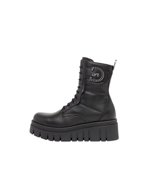 Ontdek de elegante zwarte damesankerschoenen van Nero Giardini, die zich onderscheiden door hun decoratieve vetersluiting en de zijrits. De ronde neus en de verstevigde hak zorgen voor optimaal comfort en ondersteuning. Een gepolsterde inlegzool en een trekstrip aan de schacht bieden extra draagcomfort. De flatform met een hakhoogte van 5,5 cm en de slipbestendige plateauzool met profielgroeven garanderen stabiliteit en veiligheid. Tonale metalen details voegen stijlvolle accenten toe. Gemaakt in Italië van hoogwaardige materialen en met de nieuwste productietechnieken, zijn deze schoenen het resultaat van vakkundig ambacht dat van generatie op generatie wordt doorgegeven.