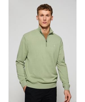 Verleihen Sie Ihrem Look eine raffinierte Note mit unserem Strickpullover aus Baumwolle für Herren. Er verfügt über einen praktischen halben Reißverschluss und gerippte Details an Kragen, Ärmeln und Taille für einen perfekten Sitz und eine ideale Passform. Das dezente Nahtband an der Innenseite des Kragens mit Polo Club Logo unterstreicht die Eleganz dieses Pullovers. Das neue gestickte Rigby Best Logo auf der Brust verleiht einen edlen Touch, der die Essenz von Rigby Go auf den Punkt bringt.