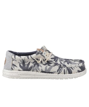 Deze Hey Dude Wally Jute schoenen geven een natuurlijke uitstraling aan je zomergarderobe. Gemaakt van 100% jute, zijn deze schoenen lichtgewicht, ademend en perfect voor lente- en zomeravonturen. Ontworpen met een bovenwerk van textiel, kurken hak en geweven gradient hielband, combineren ze moeiteloze stijl met ongeëvenaard comfort. De elastische veters en het makkelijke instapsysteem maken ze reisvriendelijk, terwijl de uitneembare schuimzool zorgt voor demping gedurende de hele dag. Een flexibele buitenzool maakt het geheel af voor comfort onderweg.
  Bovenwerk van textiel 
  Kurken hak 
  Elastische veters voor gemakkelijk aan/uit 
  Reisvriendelijk ontwerp met uitneembare schuimzool 
  Lichtgewicht flexibele buitenzool voor de hele dag comfort 
  Hey Dude branding