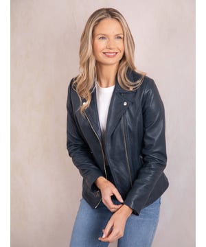 The Knotts biker is a fresh update to the much-loved Kylee style, now introduced in two versatile shades.
Crafted from the finest semi aniline leather, this jacket embodies Lakeland Leather's commitment to quality and timeless design. It retains the iconic biker jacket elements, including an asymmetrical zip fastening, classic lapels, as well as sleek tonal hardware.
With its slightly longer length, the Knotts jacket is as versatile as it is flattering. Effortlessly pair it with jeans for a relaxed edge or drape it over a flowing dress for a chic contrast. Designed to suit all ages and seasons, this is a wardrobe essential with enduring appeal.