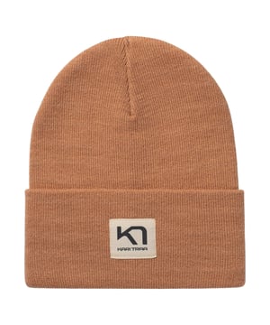 De muts 'Røthe' van Kari Traa voor dames is een elegante gebreide muts in beanie-stijl. Het fijne breiwerk en de omslag geven het een moderne uitstraling. Een labelpatch voegt een subtiele accent toe. De muts is rekbaar en past zich aan elke kopvorm aan. Dankzij de eenheidsmaat is hij universeel draagbaar. Perfect voor koude dagen en stijlbewuste draagsters.
