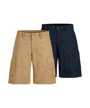 De Jack & Jones herenbroeken combineren een klassieke stijl met maximumcomfort - ideaal voor dagelijks gebruik en in de vrije tijd. Met een praktische knoop- en ritssluiting bieden ze veilige ondersteuning, terwijl de Regular Fit zorgt voor een comfortabele pasvorm. De riemlussen maken persoonlijke accenten mogelijk en zorgen ervoor dat de broeken veelzijdig te combineren zijn, ofwel casual met een T-shirt of chic met een overhemd. Gemaakt van hoogwaardige materialen, bieden ze een aangenaam draagcomfort en duurzaamheid. In een praktische 2-pack zijn deze broeken de perfecte keuze voor heren die waarde hechten aan kwaliteit en een tijdloze uitstraling. Een veelzijdig essentieel kledingstuk dat in geen enkele garderobe mag ontbreken!
