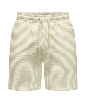 De Waffleshorts van Only & Sons bieden je op warme dagen de perfecte mix van comfort en stijl. Met hun normale pasvorm en de elastische tailleband met trekkoord zorgen ze voor een comfortabele en persoonlijke fit. De wafelstructuur geeft de shorts niet alleen een modieus accent, maar maakt ze ook bijzonder zacht en luchtig op de huid. Twee zijzakken en een achterzak bieden voldoende ruimte voor je essentials. De blinde sluiting rondt de minimalistische look af. Deze shorts zijn gemaakt van hoogwaardige materialen, wat ze duurzaam en prettig om te dragen maakt – een absolute must-have voor jouw zomer!