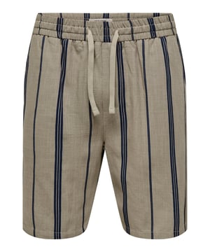 Die Bermudashorts von Only & Sons sind der perfekte Begleiter für den Sommer. Mit ihrem locker geschnittenen Design und dem senkrecht gestreiften Muster bieten sie dir nicht nur eine stylische, sondern auch eine bequeme Passform. Der elastische Bund mit Kordelzug sorgt für individuellen Tragekomfort und garantiert eine optimale Passform. Zwei seitliche Eingrifftaschen und eine Gesäßtasche bieten praktischen Stauraum für kleine Dinge, während der blinde Hosenschlitz das elegante Design abrundet. Hergestellt aus hochwertigen Materialien, kombinieren diese Shorts Leichtigkeit und Langlebigkeit, um dich in der warmen Jahreszeit optimal zu begleiten.
