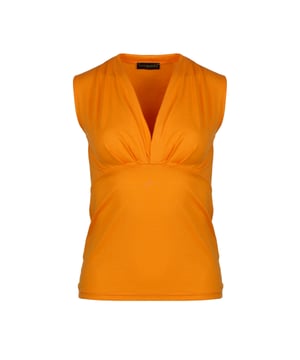 Eleva tu guardarropa con este elegante top naranja sin mangas con cuello en V, diseñado para brindar comodidad y estilo. Confeccionado con una mezcla premium de viscosa y elastano, este top ofrece una sensación suave y transpirable con un ajuste elástico favorecedor. El profundo escote en V y el sutil fruncido añaden un toque de sofisticación, haciéndolo perfecto tanto para ocasiones informales como elegantes. Combínalo sin esfuerzo con pantalones, faldas o jeans a medida para lograr un look elegante y atemporal. Ideal para usar en capas o sola, esta pieza versátil es imprescindible para cualquier guardarropa de moda.