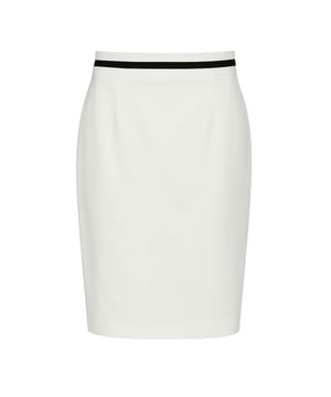 Falda tubo entallada en tejido de gabardina elástica. Raya blanca a contraste en la parte inferior de la cinturilla. Se cierra con cremallera oculta. Pequeña abertura en la espalda. Totalmente forrado. Nuestro modelo mide 178 cm y usa la talla 36. Medidas de la talla 38 (en cm): Largo del cuerpo: 62; cintura-39; Dobladillo-48. La prenda está ajustada.