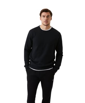 Sportlicher Basicsweater mit lockerer Passform für Herren.