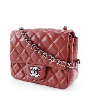 Brand: Chanel
Model: Timeless
Color: Red
Material: Leather
Inclusions: 
Dimensions: 13cm x 17cm x 7cm
Serial number: 18289161
Country of origin: France
Condition: A - excellent condition.
Outside condition : some trace of use
Inside condition :  slight scratches
Handle condition :  some rubbing
Corner condition : good 
Metal fittings condition :  slight scratchesBrand: ChanelType: shoulderMain Material: Leather