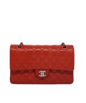 Brand: Chanel
Model: Timeless 26
Color: Red
Material: Leather
Inclusions: Dust Bag / Guarantee Card.
Dimensions: W 25 cm x H 15 cm x D 6 cm
Serial number: 15959072
Country of origin: France
Condition: AB - good condition.
Outside condition : slight lose shape  rubbing  scratches.
Inside condition : rubbing  slight scratches.
Handle condition : slight scratches.
Corner condition : rubbing.
Metal fittings condition : slight scratches.
Odor : There is keeping(storage) smell.Brand: ChanelType: shoulderMain Material: Leather