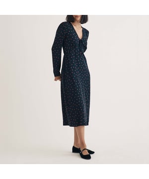 Womens Nobody's Child Lilly Long Sleeve Midi Dress in black.Lily’s ready for that thing you’ve got to go to this autumn. Designed with long sleeves  she’s detailed with a lightly fluted hem and ties at both the front and back. Style yours with everything you already own.- V-neck- Long sleeves- Under the bust seams designed to flatter- Tie back detail- 100% LENZING™ ECOVERO™ Viscose.  Machine washable.- Ref: D242025BLK
