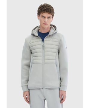 Ramsey-Anzüge sind ein Muss für moderne Männer und vereinen Stil und Selbstbewusstsein für Alltag und Beruf. Gefertigt aus hochwertigen Stoffen