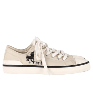 VINTAGE, RRP AS NEW
Step into effortless style with the Isabel Marant Binko Trainers. Crafted in neutral beige canvas with subtle printed detailing, these low-top sneakers feature a round toe, tonal laces, and durable rubber trim—perfect for grounding your off-duty looks with that signature French-girl edge.


Isabel Marant Binko Trainers In Beige Canvas
Condition: Very good
Signs of wear: Include Box., No visible sign of wear. No Mark at insole., Lightly used but very well maintained. Minor mark at soles & creasing, light scuffing at the soles and heels.
Packaging: Box
Color: beige
Material: Canvas 
Size: UK | 5.5
Measurements: Heel height: 40; Insole length: 260
SKU: NAPPUGBSH477792W