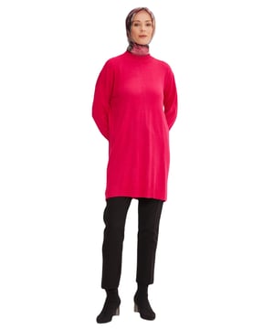 Als toonaangevend merk met elegante en verfijnde ontwerpen, biedt Armine speciale collecties die de stijl van elke vrouw weerspiegelen. Armine-producten combineren elegantie en comfort en zijn ontworpen om te voldoen aan de behoeften van moderne vrouwen. Met hoogwaardige stofkeuzes en nauwkeurige stikdetails bieden ze langdurig gebruik, terwijl het brede scala aan kleuren en patronen compatibiliteit met elke stijl garandeert. Armine combineert klassieke en moderne lijnen in kleding en biedt opties die uw elegantie in het dagelijks leven, werkomgevingen of speciale evenementen aanvullen. Elk stuk van Armine is ontworpen met een focus op zowel esthetiek als functionaliteit, waarbij mode wordt geïnterpreteerd met een tijdloos begrip. De producten in onze collecties zijn een ideale keuze voor vrouwen die comfort, elegantie en mode willen combineren.