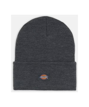 Finde einen echten Klassiker mit der Acryl-Mütze mit Umschlag. Es ist unmöglich, nicht lässig und gut auszusehen, wenn du sie fest auf dem Kopf trägst. Suche dir einfach die beste Farbe aus, die zu deiner Winterjacke passt.