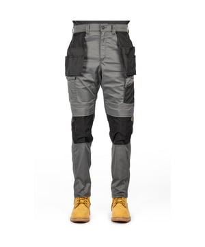 Het ultieme nut is het doel van deze broek, die een overvloed aan handige zakken heeft - inclusief stevige, slijtvast CORDURA kniebeschermzakken.