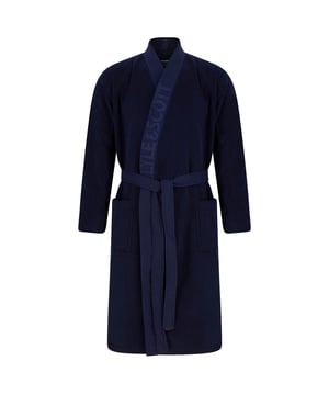 Lyle and Scott Chuck towelling bathrobe with contrasting logo collar and belt. Featuring the classic embroidered eagle. Perfect for any occasion or gifting.