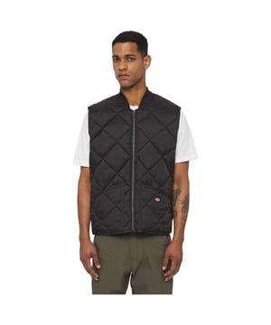 Müssen Sie warm und trocken bleiben? Kein Problem. Die Dickies Diamond Quilted Weste verfügt über einen wasserabweisenden Stoff und eine Beschichtung, die Kälte abblockt. Handwärmer-Taschen sorgen für ein weiteres gemütliches Detail.