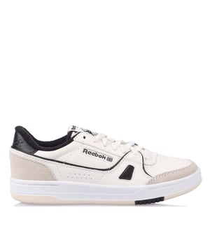Reebok LT Court Trainers in wit.- Bovenwerk van textiel en suède.- Vetersluiting.- Ronde neus.- Logo op de tong.- TPU details.- Rubberen zool.- Ref: 100074274