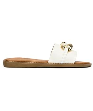 Sandalias Lotus Cesena blancas para mujer con suela de goma. Tallaje normal y cadena de eslabones extragrande.