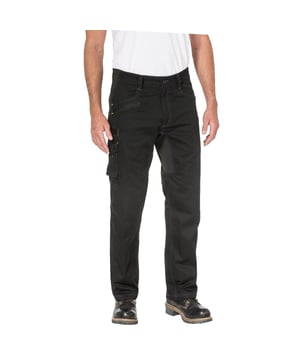 De Operator Flex Broek is ontworpen om mee te bewegen met je natuurlijke bewegingen, waardoor klimmen, zitten en buigen comfortabeler wordt. Strategisch geplaatste zakken stellen je in staat om essentiële items binnen handbereik te houden tijdens het bedienen van elk voertuig.
