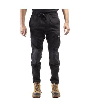 Weekendstijl ontmoet de bouwplaats met deze moderne, lichte werkbroek. De Dynamic Pant is uitgerust met handige functies zoals voorzakken, een achterzak voor een meetlat en knie-overlays voor betere duurzaamheid.