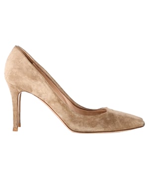 VINTAGE, RRP AS NEW
Gianvito Rossi Gianvito 85 Pumps in Beige Suede – Timeless Elegance Meets Contemporary Comfort

The Gianvito Rossi Gianvito 85 Pumps in beige suede are the ultimate combination of elegance and comfort. With their classic 85mm heel and luxurious suede material, these pumps offer a versatile and sophisticated addition to your wardrobe. The soft beige tone complements a variety of outfits, making them ideal for everything from office wear to evening outings.

Styling Tip: Pair these pumps with a tailored pencil skirt and a blouse for a chic office look, or wear them with a little black dress for an effortlessly elegant evening ensemble. For a casual day out, team them with high-waisted jeans and a fitted turtleneck. Add a leather clutch or a structured handbag for a polished, refined finish.

Gianvito Rossi Gianvito 85 Pumps in Beige Suede
Condition: Very good
Signs of wear: Include Box., Minor markings, Lightly used but very well maintained. Minor mark at soles & creasing, light scuffing at the soles and heels.
Packaging: Box, Dust bag
Color: Brown | ochre
Material: Suede | goat suede
Size: EU | 40/IT40/FR41/US10/UK7
Measurements: Heel height: 85; Insole length: 310
SKU: NAPPUGBSH452549W