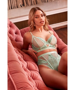 Emerge like a butterfly in the Fenella set! With it's delicate lilac lace and mesh and iridescent accents that will glisten in the light, this set is the lingerie of your dreams!

Longline style
Adjustable straps
Hook and eye closure