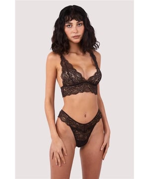 The Ariana lace thong in delicious coffee. Ariana is back as a thong in a new luxurious lace, a new range of colours to add to your comfortable, everyday lingerie collection. 

Soft stretch lace 
High rise 
Thong style 
Elasticated waistband 
Cotton gusset 
Easy and comfortable to wear