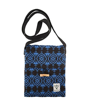 South West Men’s String Bag – Native Print

Carry your essentials in style with the South West Men’s String Bag featuring a striking Native Print. Made from 100% cotton, this lightweight and durable bag offers a breathable design that’s perfect for everyday use or outdoor adventures. The vibrant native-inspired print adds a unique, cultural touch to your look, making it a great accessory for festivals, casual outings, or travel.

The drawstring closure provides easy access to your belongings while keeping everything secure. With its comfortable and practical design, the South West String Bag is the perfect blend of functionality and style.

Details:

Made from 100% cotton for durability and breathability

Eye-catching native print design for a bold, cultural look

Adjustable drawstring closure for convenience and security

Lightweight and compact, perfect for on-the-go

Ideal for festivals, outdoor activities, or casual daily use

Add a touch of style and practicality to your day with the South West Men’s String Bag—where comfort meets eye-catching design.
