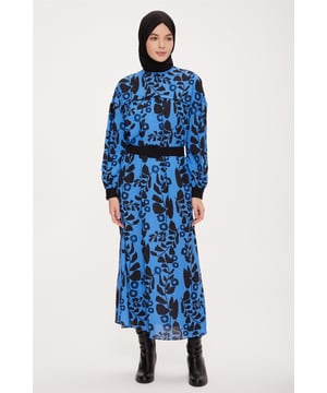 Armine, een merk dat opvalt door haar elegante design en hoogwaardige afwerking, biedt speciale collecties die de stijl van elke vrouw weerspiegelen. De producten van Armine combineren elegantie en comfort en zijn ontworpen volgens de behoeften van de moderne vrouw. De producten bieden een lange levensduur dankzij de selectie van hoogwaardige stoffen en zorgvuldige stiksels en passen zich aan elke stijl aan dankzij het brede scala aan kleuren en modellen. Door klassieke en moderne kledinglijnen te combineren, biedt Armine u de mogelijkheid om uw elegantie te completeren in het dagelijkse leven, het zakenleven of op speciale uitnodigingen. Elk Armine kledingstuk benadrukt zowel esthetiek als functionaliteit door mode te interpreteren met een tijdloos begrip.