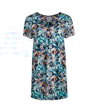 100% viscose. Ontwerp: Overal bedrukt. Mouwtype: Korte mouwen. Hals: V Hals. Stoftechnologie: Ademend, Hypoallergeen, Lichtgewicht, LivaEco, Zacht. 8 VK: 33 in. 10 VK: 35 in. 12 VK: 37 in. 14 VK: 39 in. 20 VK: 45,5 in. 22 VK: 47,5 in. 18 VK: 44 in. 16 VK: 41 in.